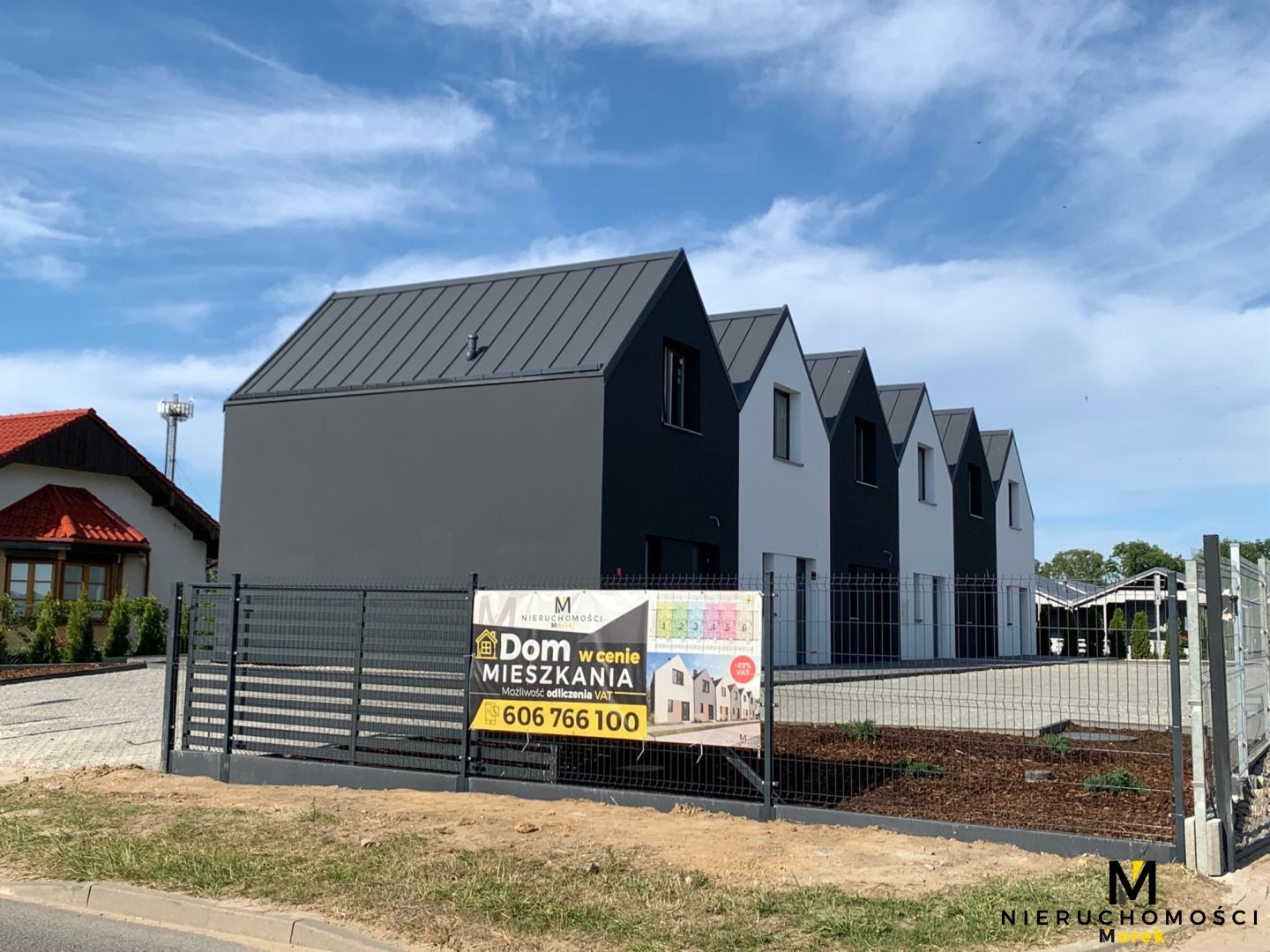 Domki nad morzem z parkingiem