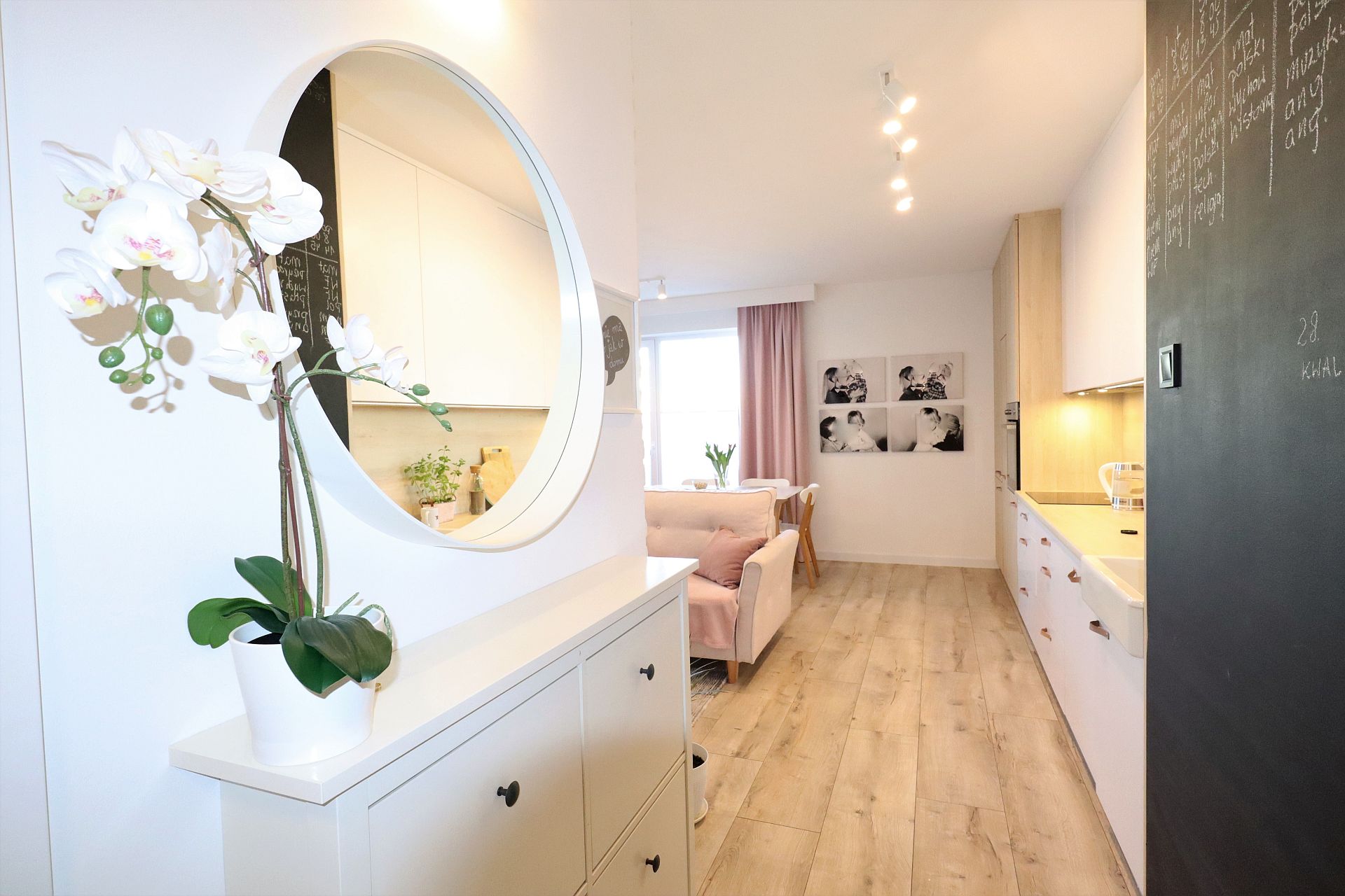 Urokliwe mieszkanie, świetna lokalizacja, 3 pokoje, Kołobrzeg ul. Bałtycka