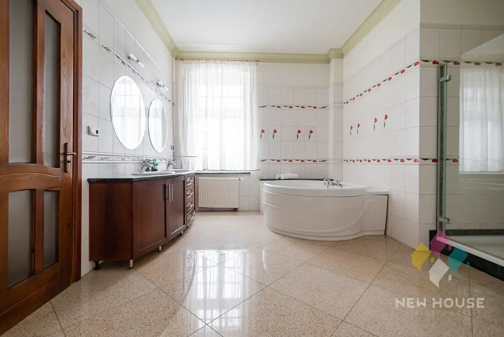 Dworek po renowacji, stadnina koni, duży potencjał