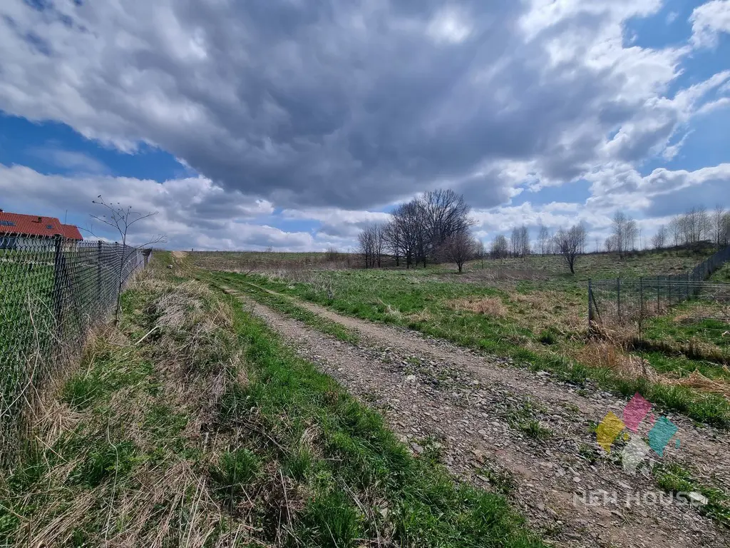 Działka w pobliżu jeziora z możliwością zabudowy