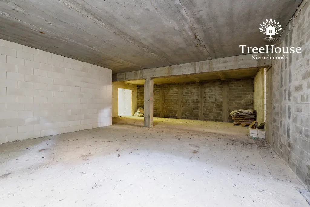 Budynek komercyjny do własnej adaptacji