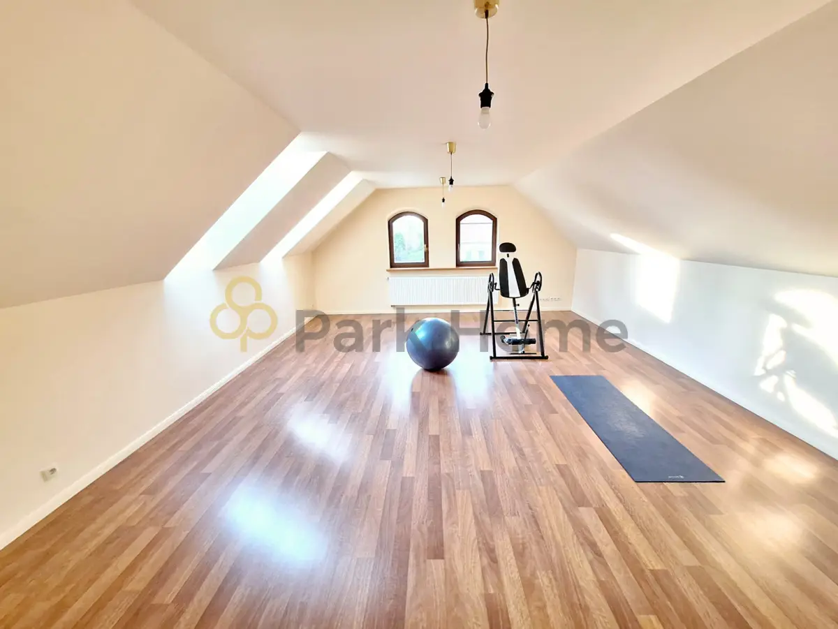 Dom, 7 pokoi 343 m² na sprzedaż - Iłowa