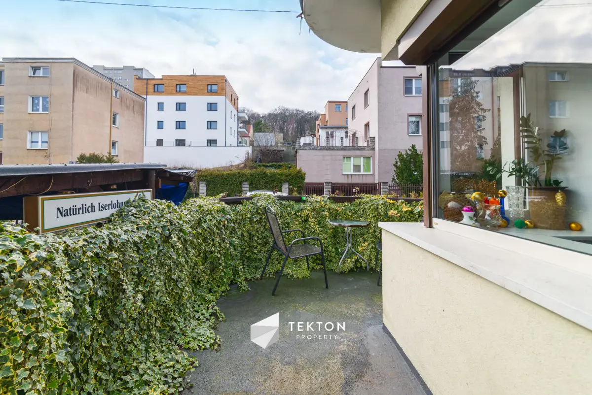 61 m2 z tarasem i ogrodem 41m2 strych po remoncie