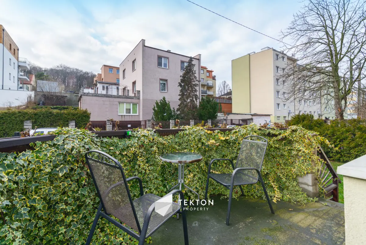 61 m2 z tarasem i ogrodem 41m2 strych po remoncie