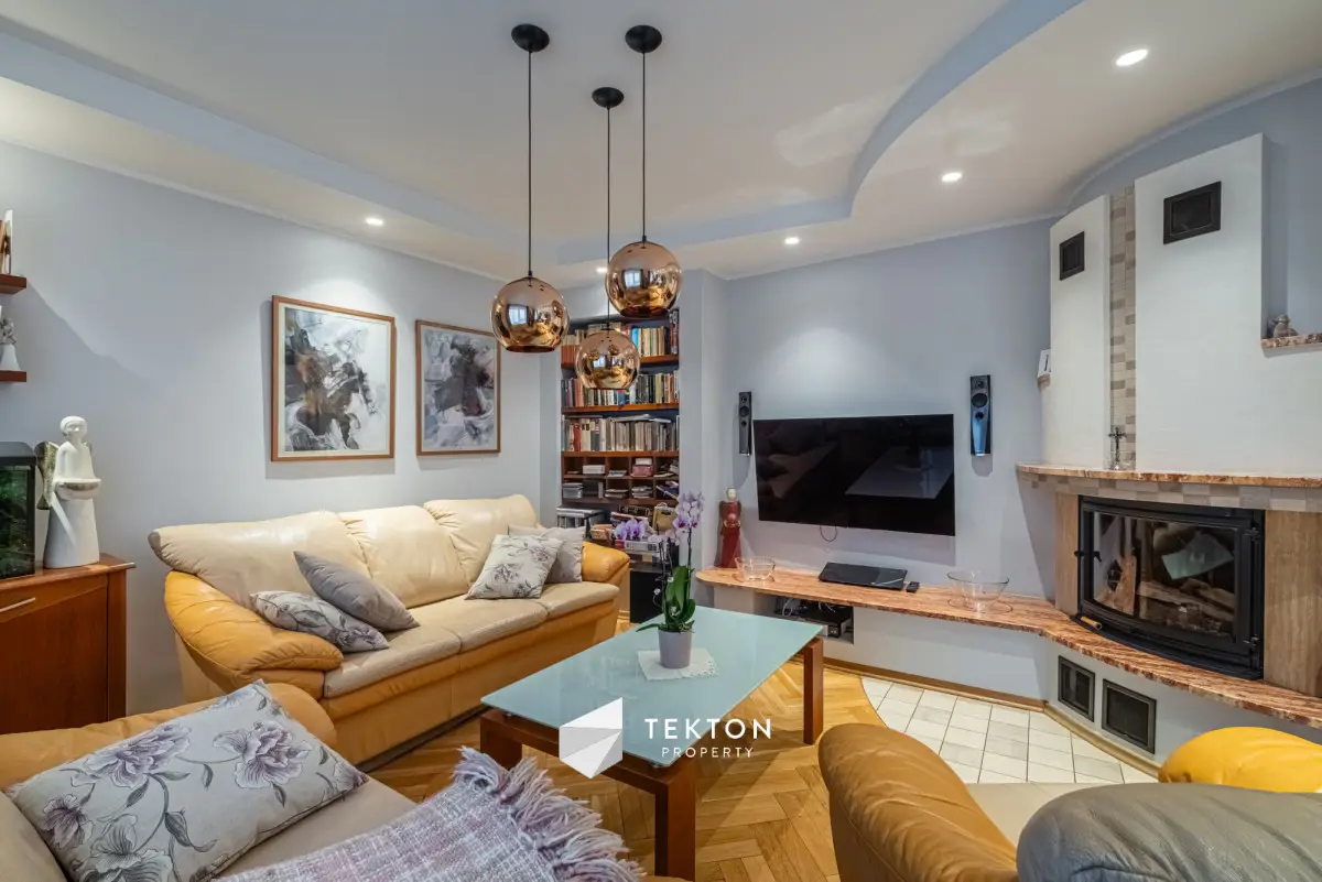 Elegancki Dom z bilardownią w atrakcyjnej okolicy