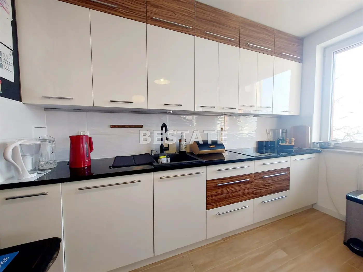 Dwupoziomowe,gotowe do zamieszkania,m.postojowe