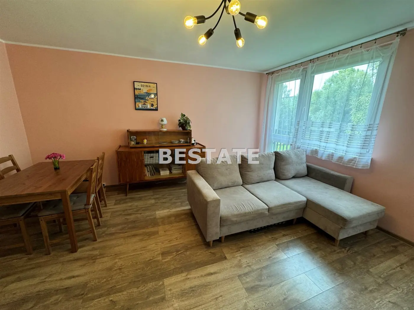 M3 do zamieszkania, 1 piętro, Zakrzów