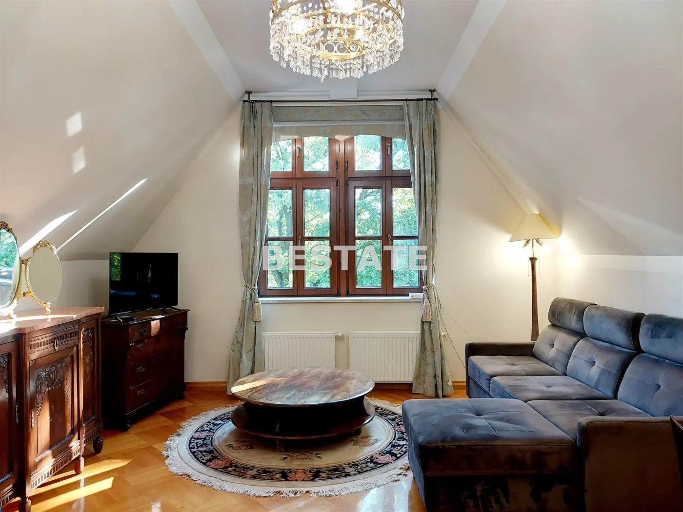 2 pokoje,82m2 w prestiżowej willi, ogród, basen