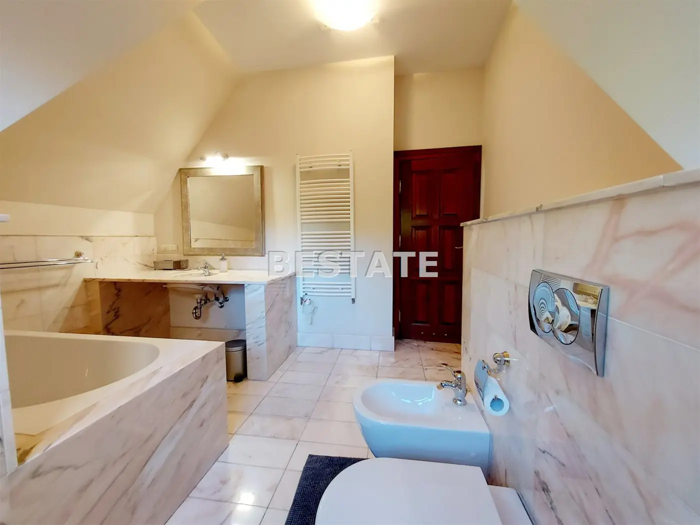 2 pokoje,82m2 w prestiżowej willi, ogród, basen