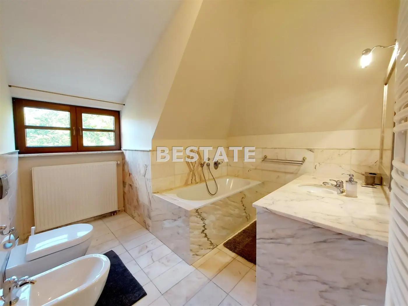 2 pokoje,82m2 w prestiżowej willi, ogród, basen