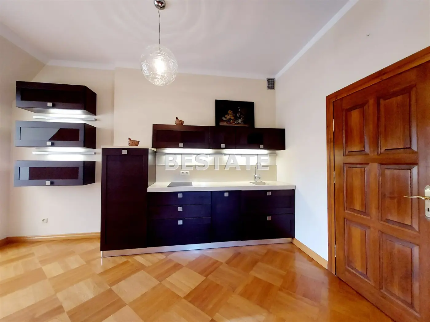 2 pokoje,82m2 w prestiżowej willi, ogród, basen