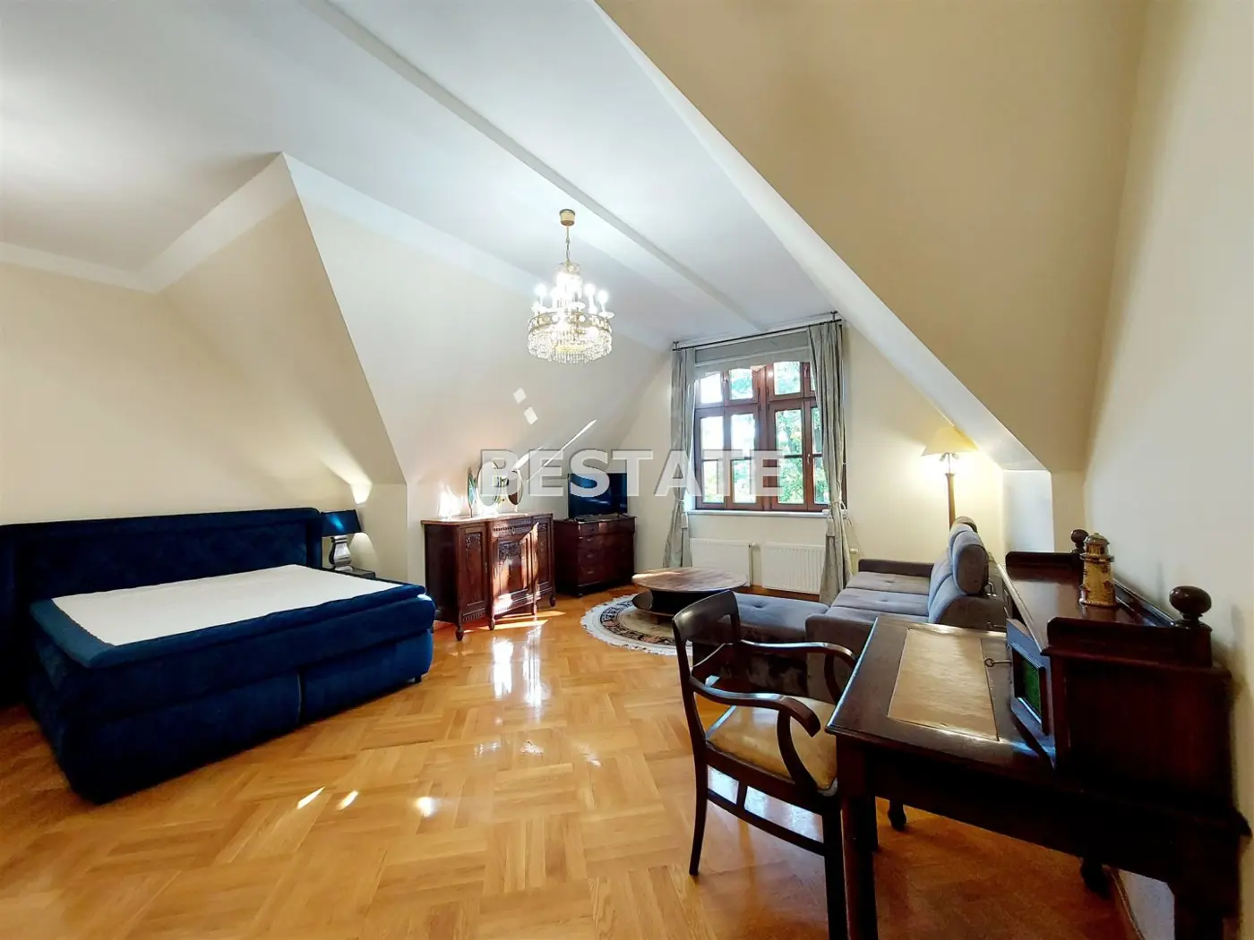 2 pokoje,82m2 w prestiżowej willi, ogród, basen