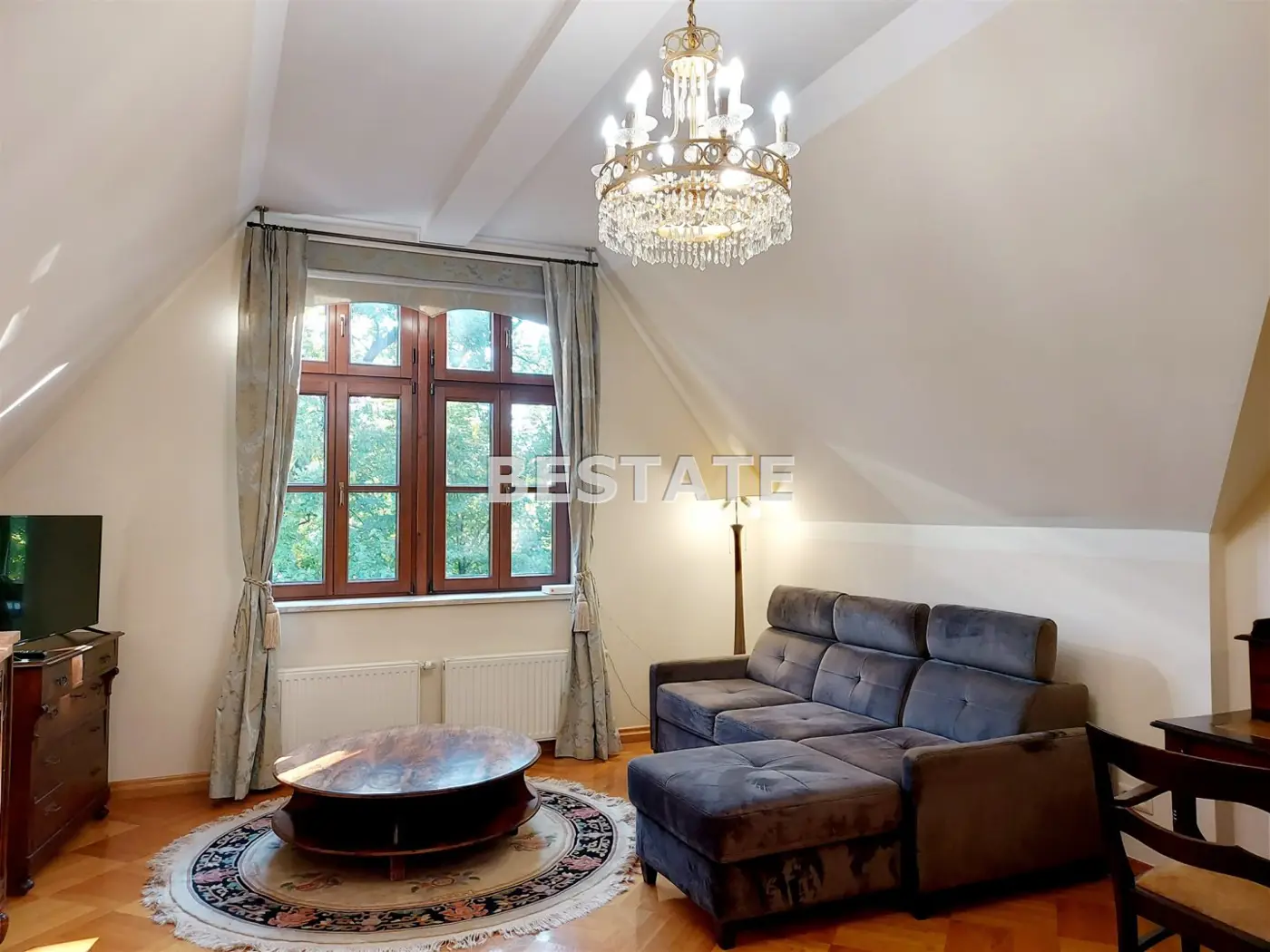 2 pokoje,82m2 w prestiżowej willi, ogród, basen