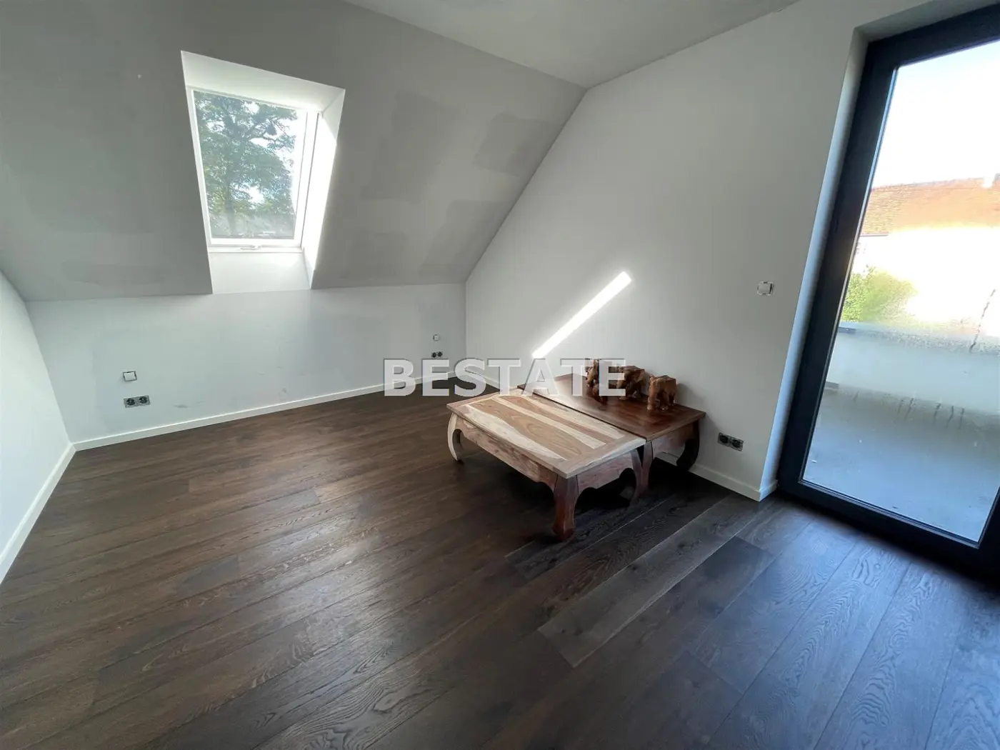 Dom na dużej działce w zaciszu zieleni