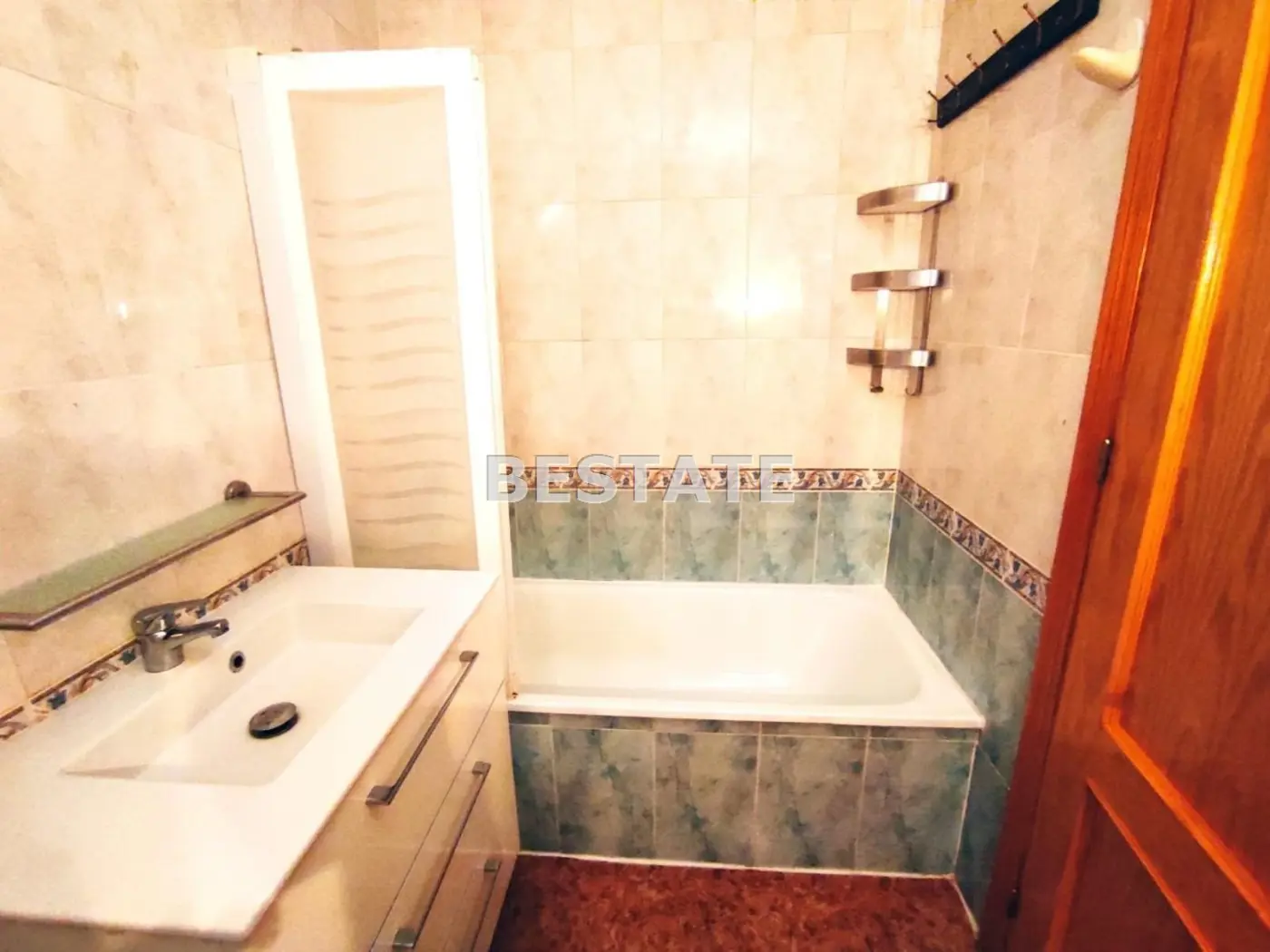 Bungalow 64 m.kw, obrzeża Alicante