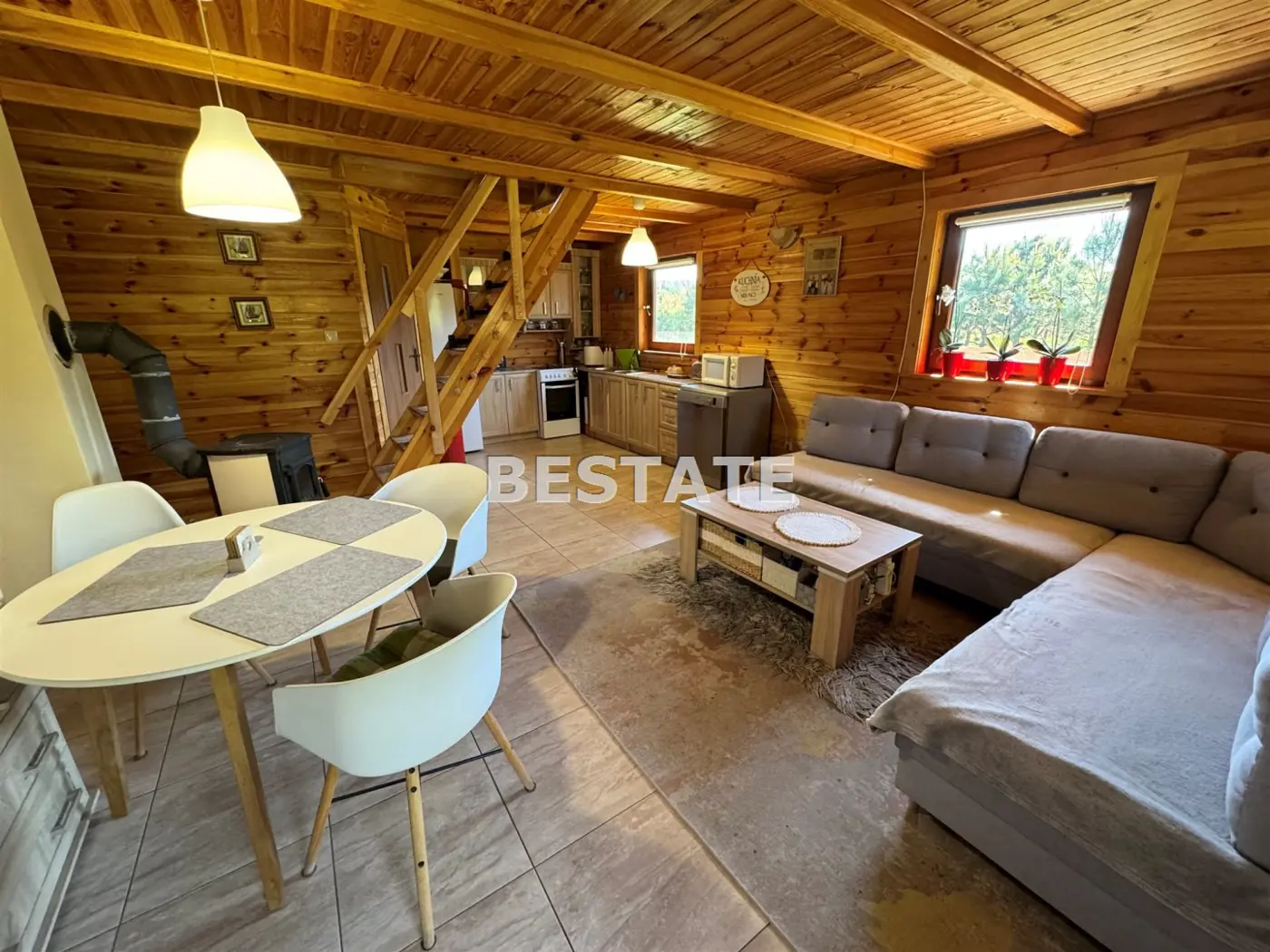 Obrzeża Lubszy. Domek ze stawem w zaciszu zieleni.