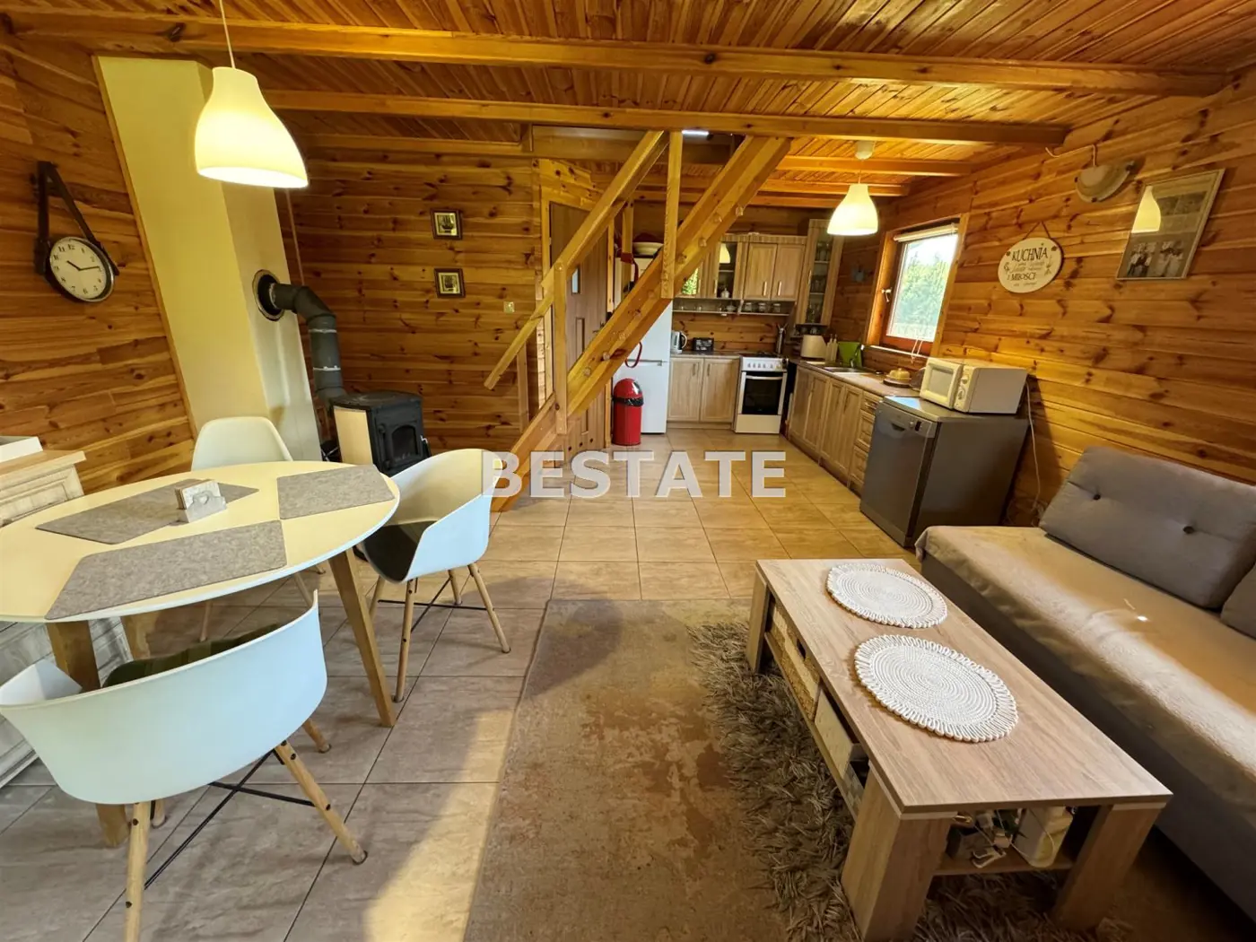 Obrzeża Lubszy. Domek ze stawem w zaciszu zieleni.