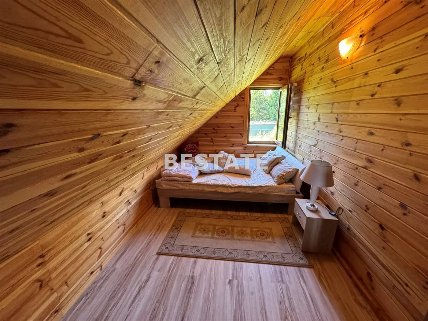 Obrzeża Lubszy. Domek ze stawem w zaciszu zieleni.