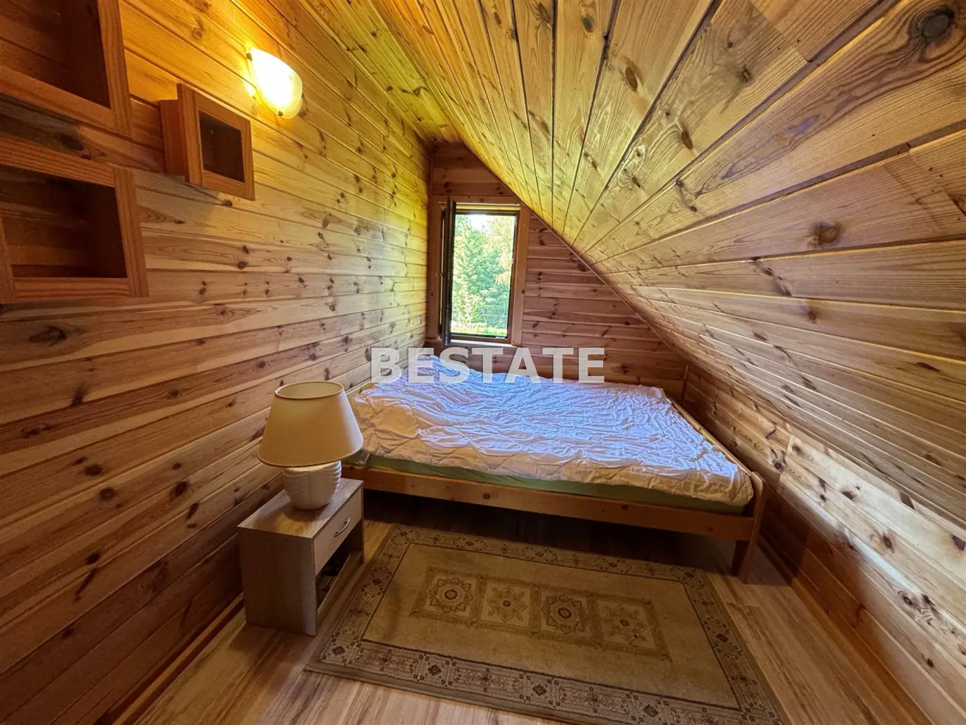 Obrzeża Lubszy. Domek ze stawem w zaciszu zieleni.