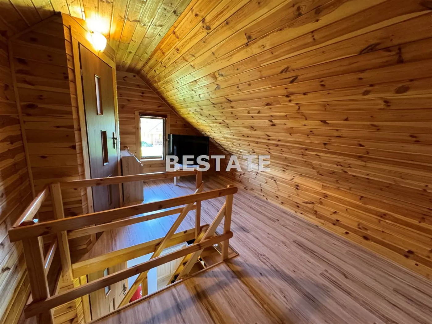 Obrzeża Lubszy. Domek ze stawem w zaciszu zieleni.