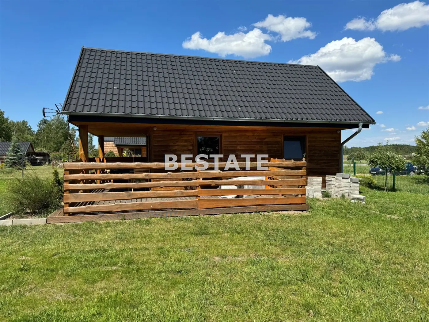 Obrzeża Lubszy. Domek ze stawem w zaciszu zieleni.