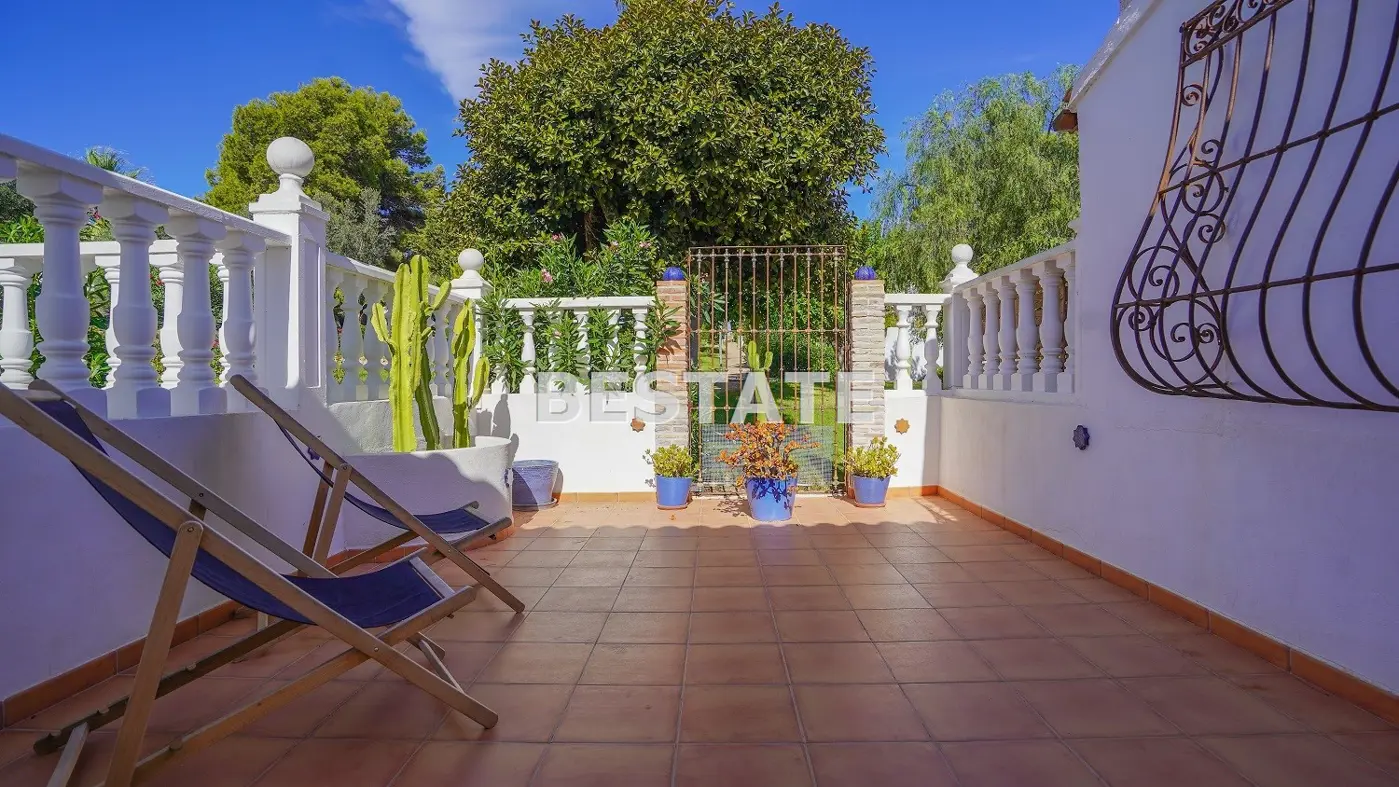 Mały domek z basenem, Alicante, Hiszpania