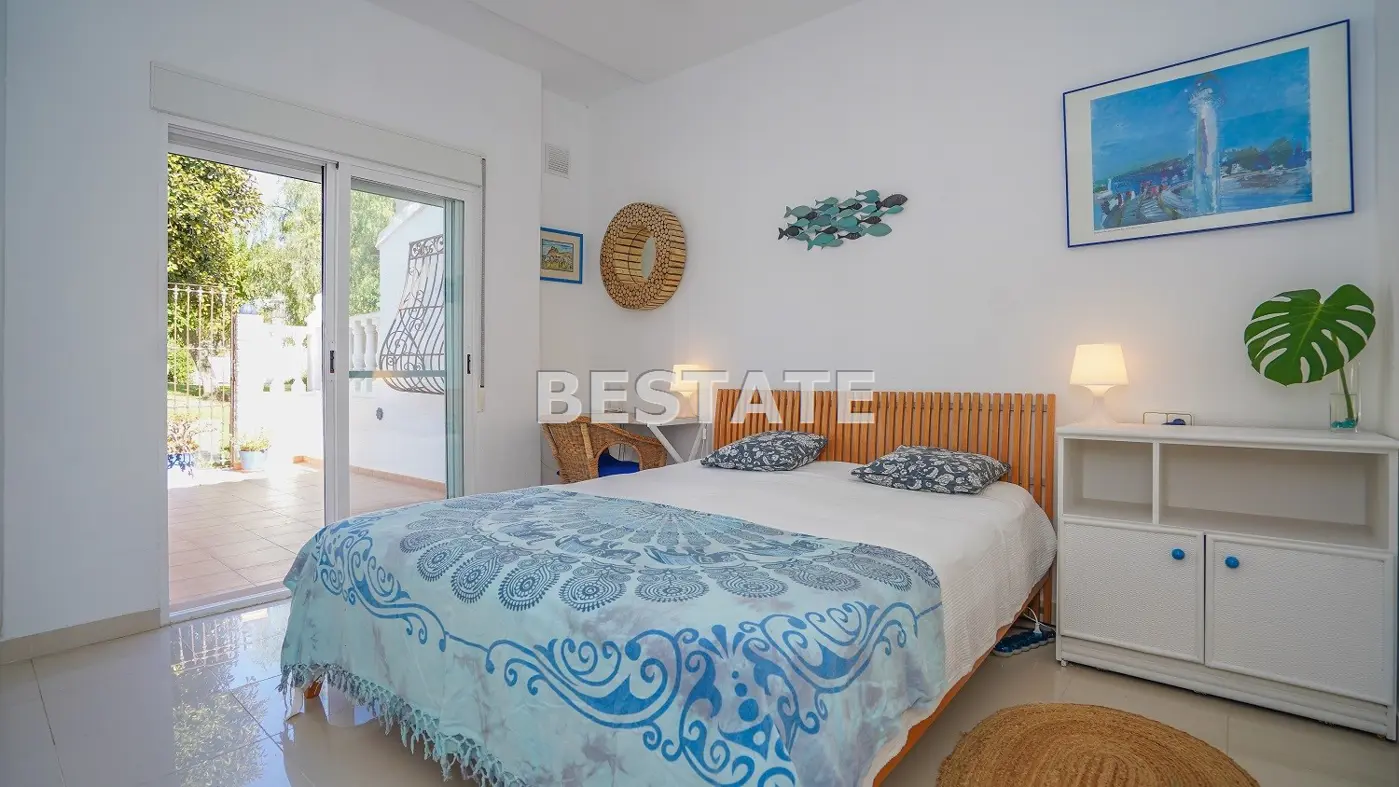 Mały domek z basenem, Alicante, Hiszpania