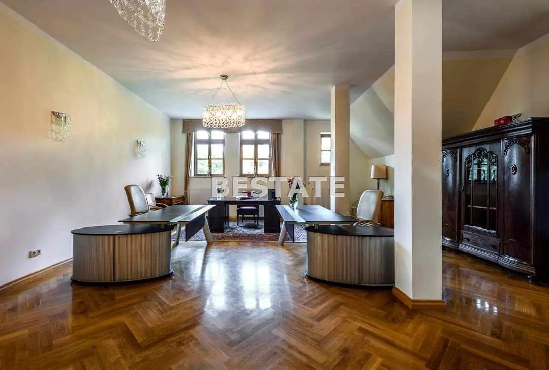 Lokal 92m2,odrestaurowana willa otoczona parkiem