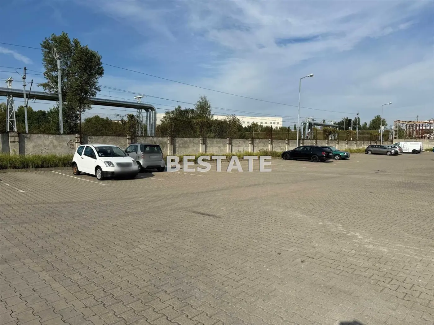 Hala pod usługi - biuro, 260 m.kw