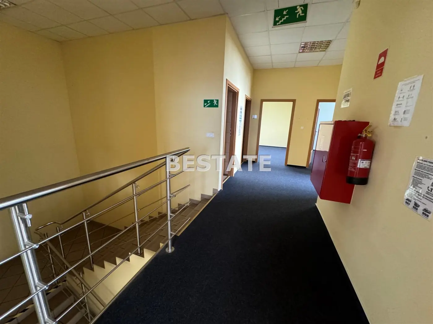 Hala pod usługi - biuro, 260 m.kw