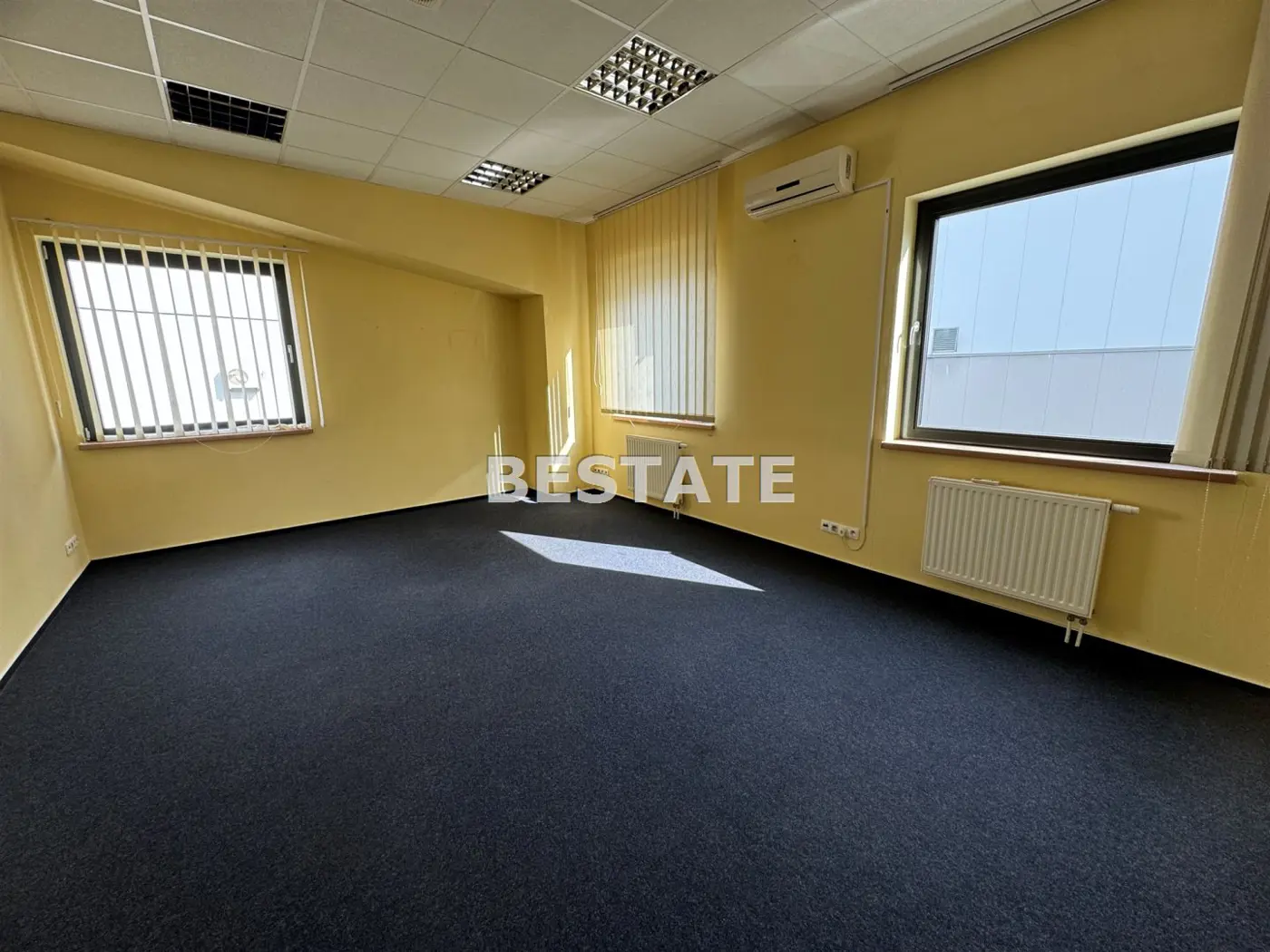 Hala pod usługi - biuro, 260 m.kw