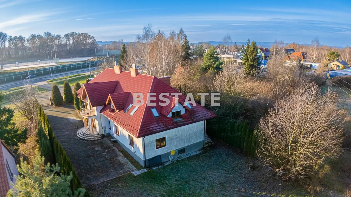 Budynek użytkowy 611,41m2 w Zgłobicach