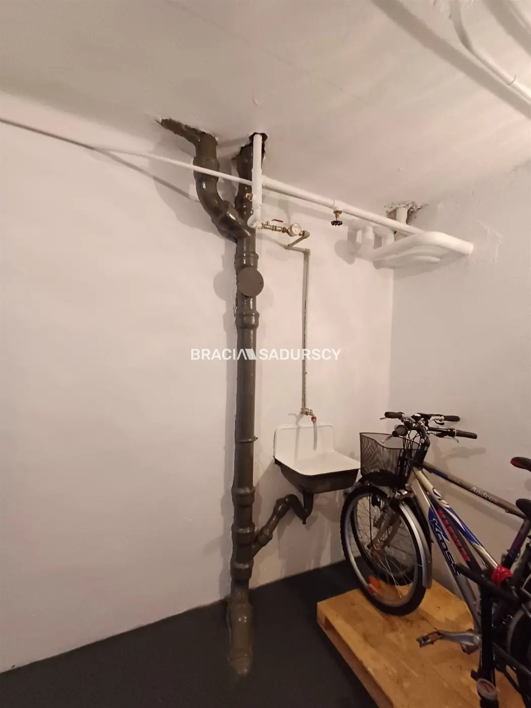 Garaż ul. Królewska, 18,2m