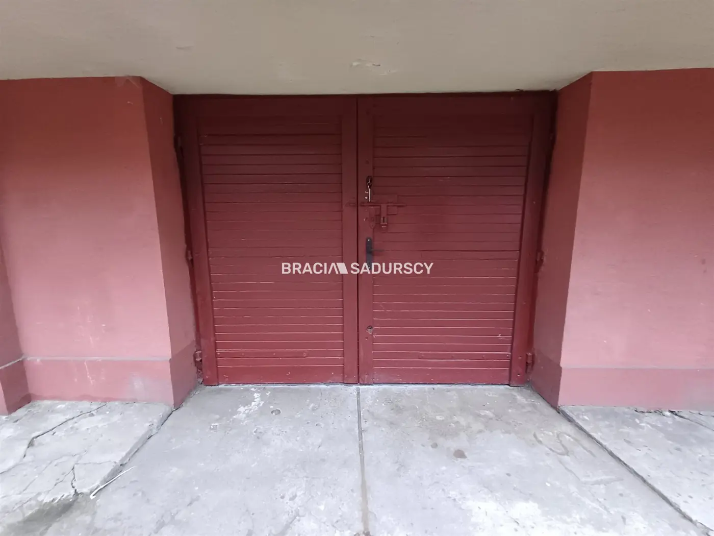 Garaż ul. Królewska, 18,2m