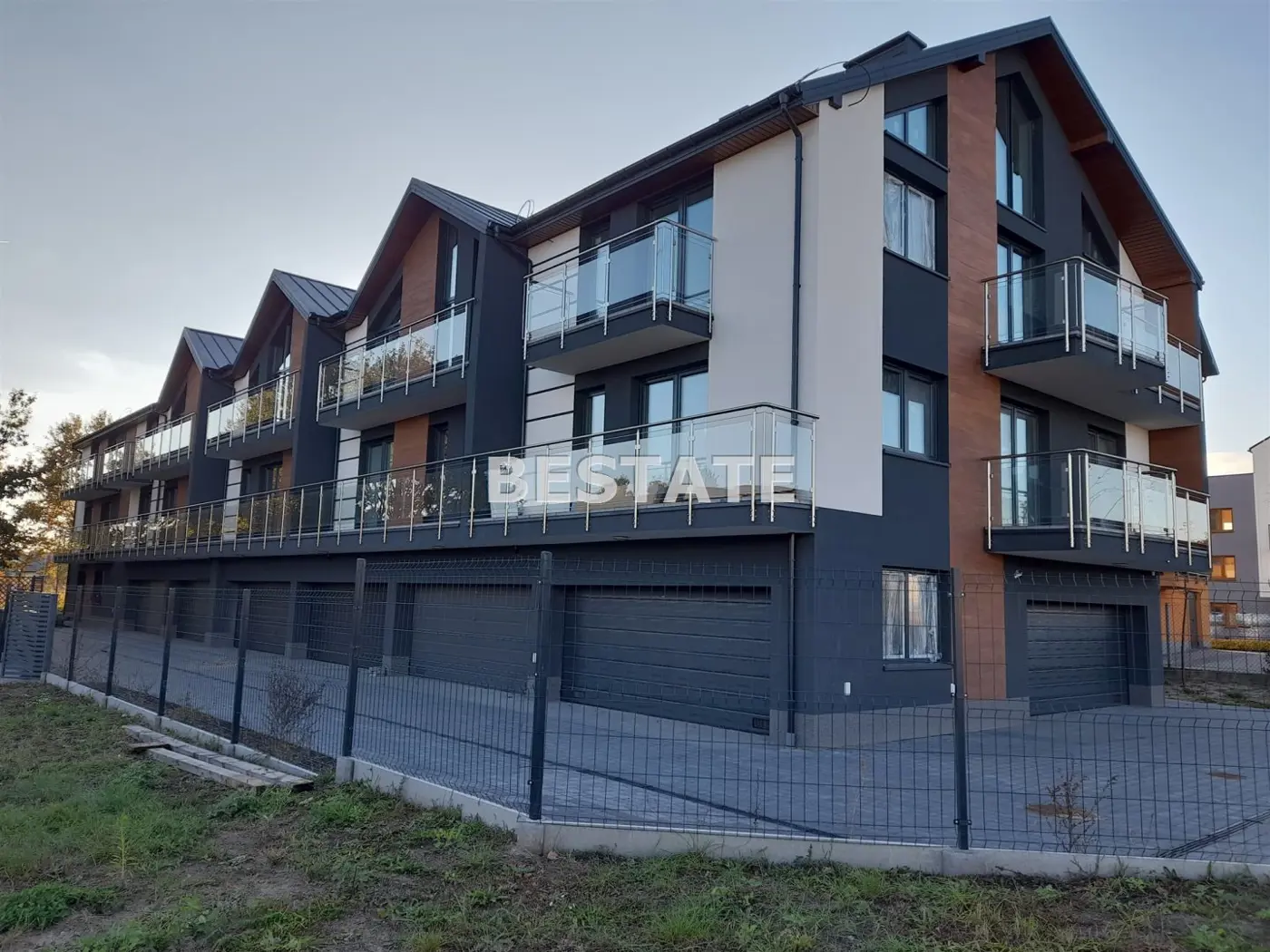 Mieszkanie z antresolą w super okolicy, Konstantyn