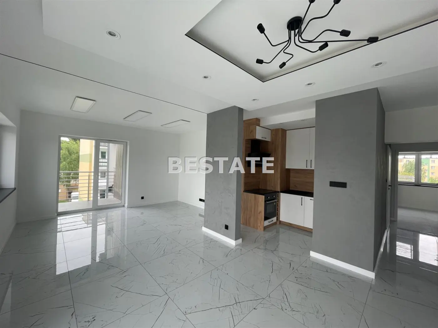 Przestronny apartament z dwoma balkonami, Bugaj