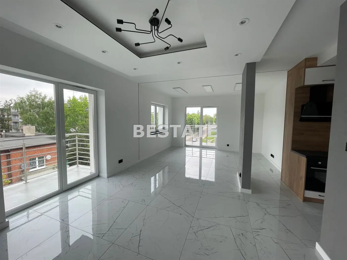 Przestronny apartament z dwoma balkonami, Bugaj