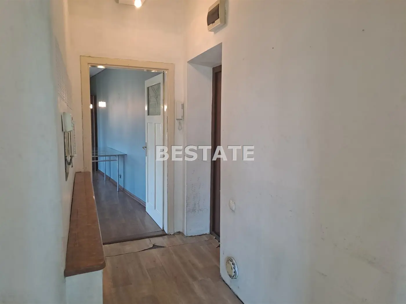 2 pokoje w zadbanej kamienicy, spokojna dzielnica