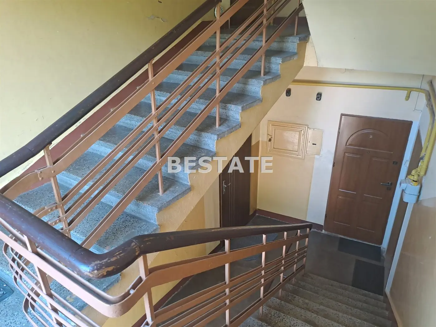 2 pokoje w zadbanej kamienicy, spokojna dzielnica