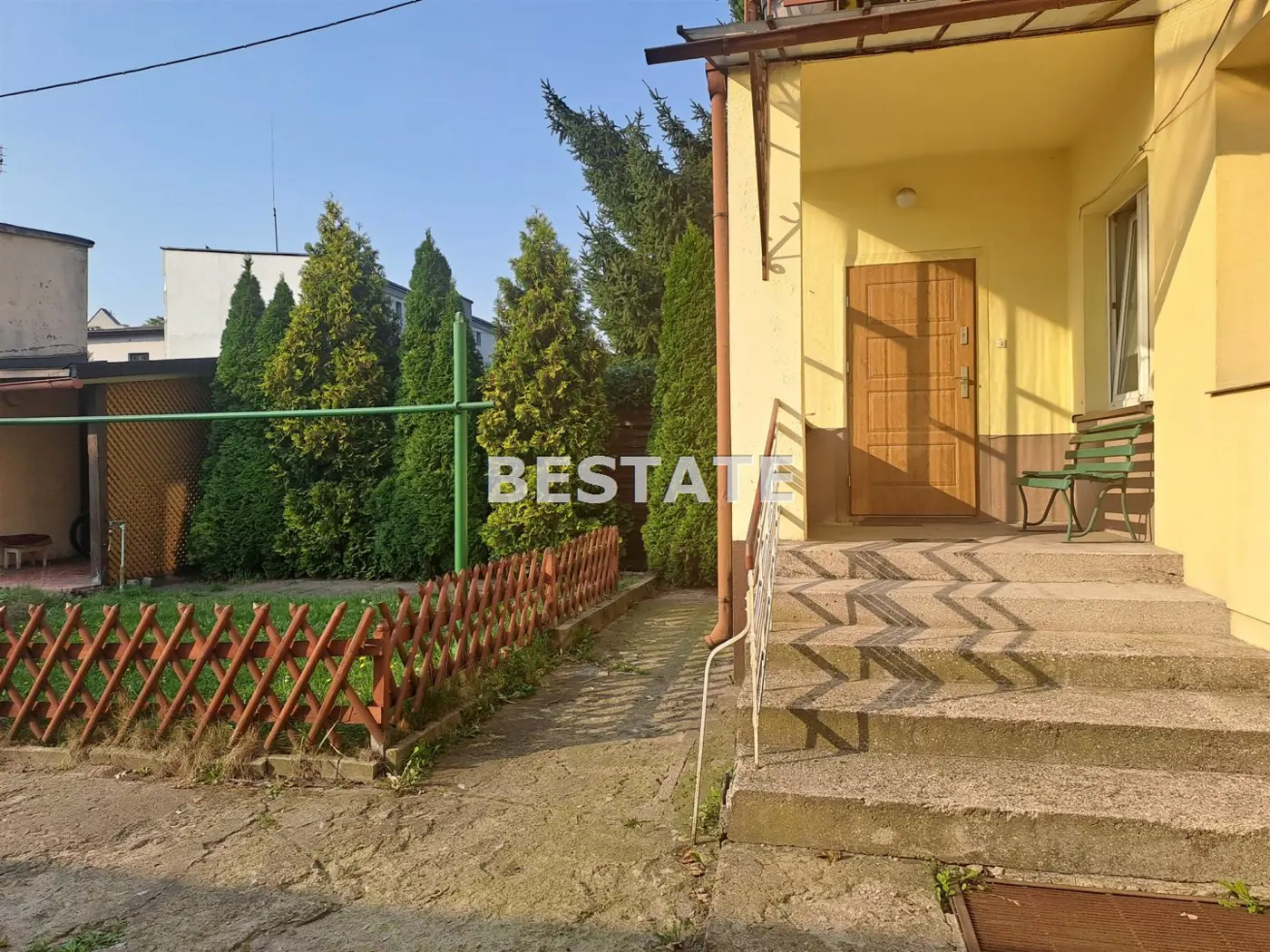 Bezczynszowe M-4 z ogrodem, miejscem postojowym