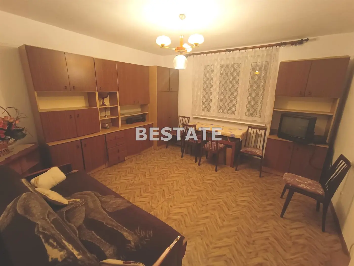 M3, duży zamknięty parking, centrum Pabianic