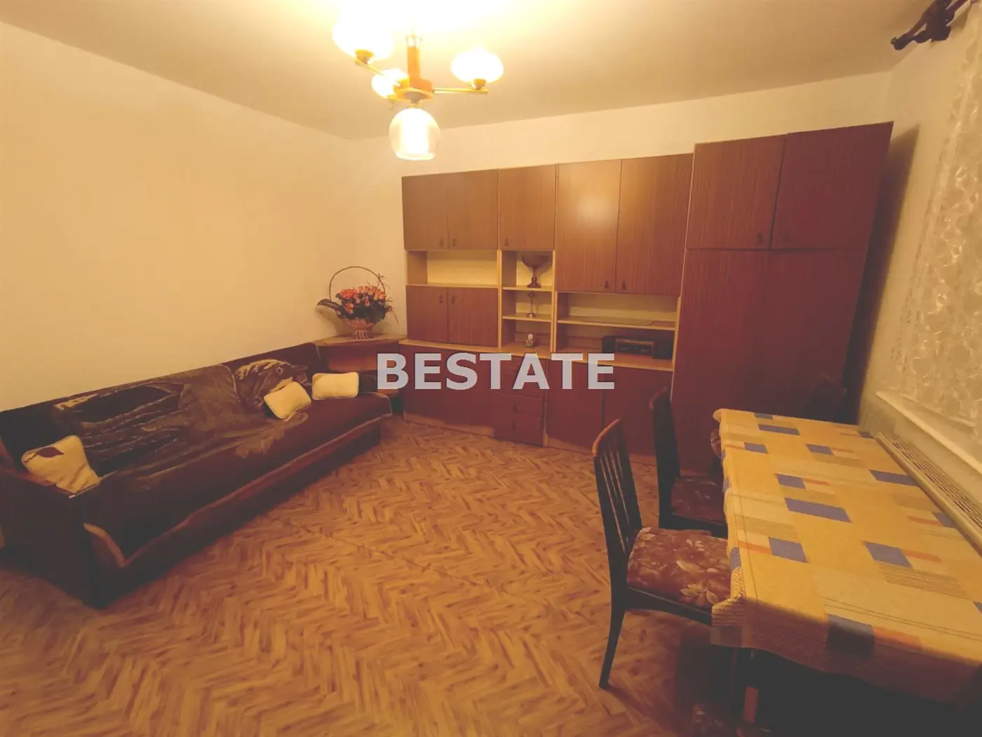 M3, duży zamknięty parking, centrum Pabianic