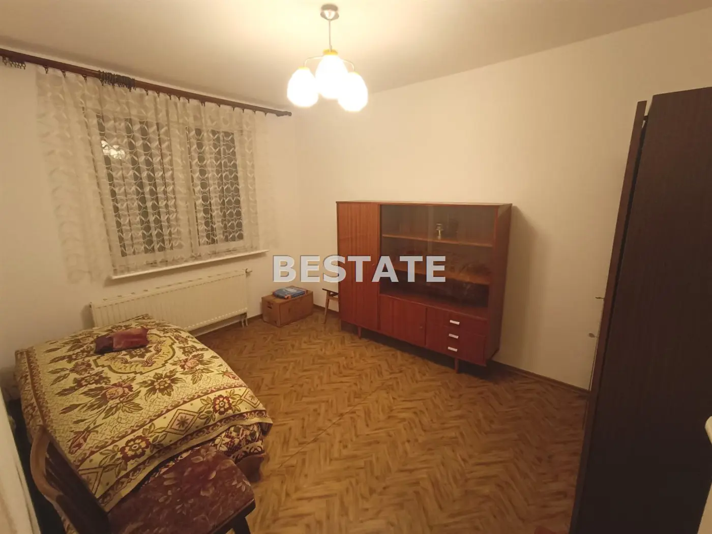 M3, duży zamknięty parking, centrum Pabianic