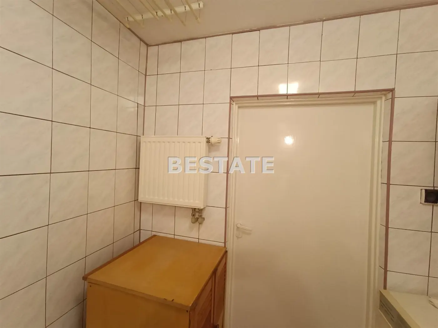 M3, duży zamknięty parking, centrum Pabianic