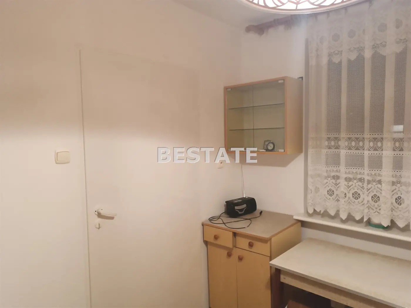 M3, duży zamknięty parking, centrum Pabianic