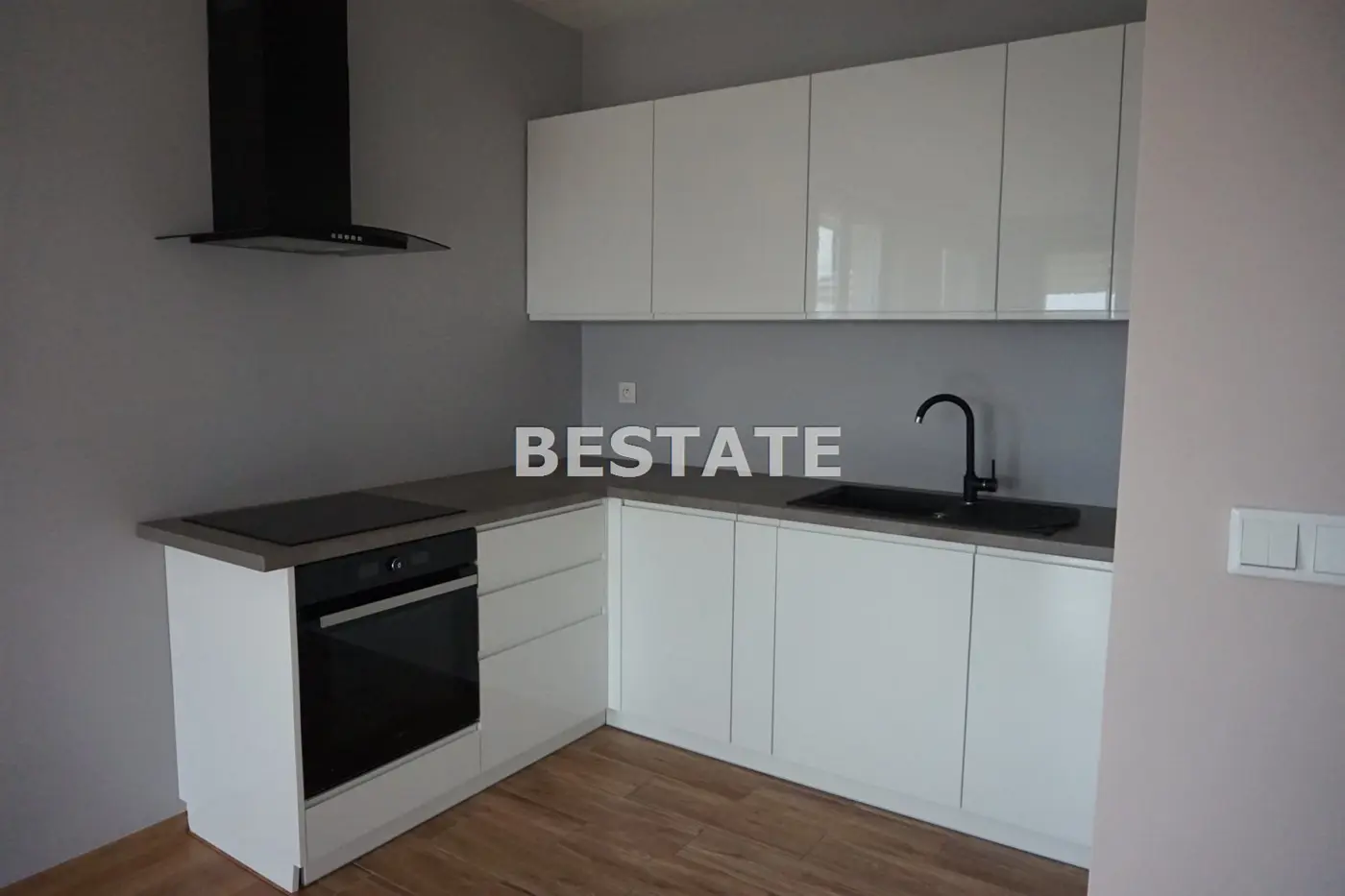 Mieszkanie 3-pokojowe, teren zamknięty, winda