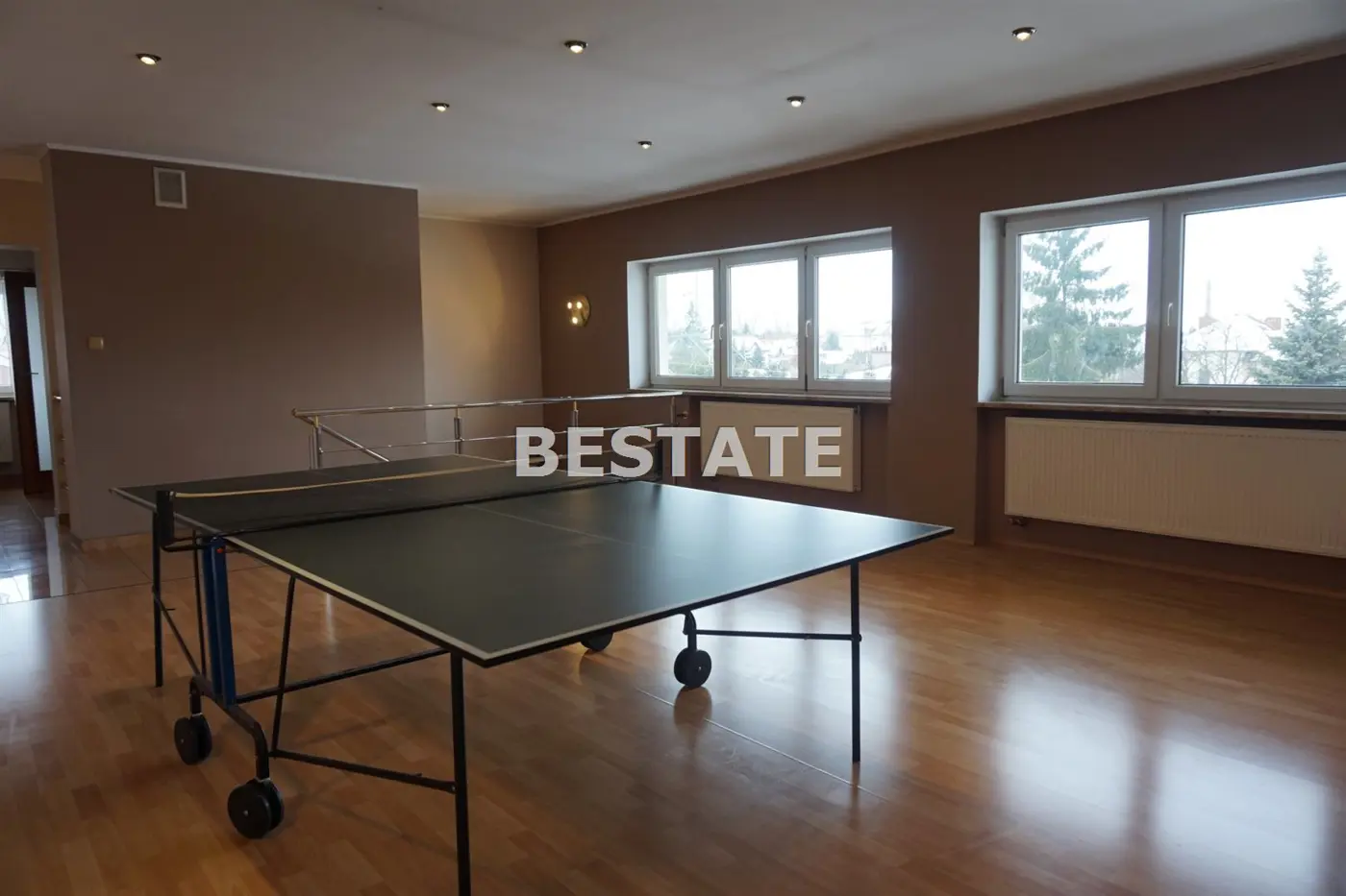 Budynek mieszkalny i produkcyjny, 640 m.kw