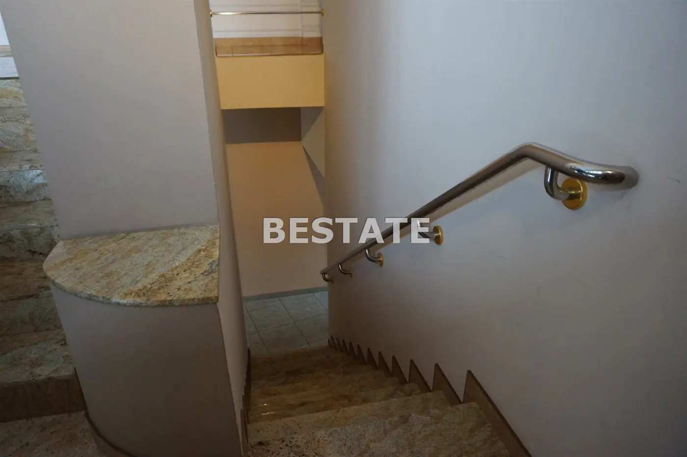 Budynek mieszkalny i produkcyjny, 640 m.kw