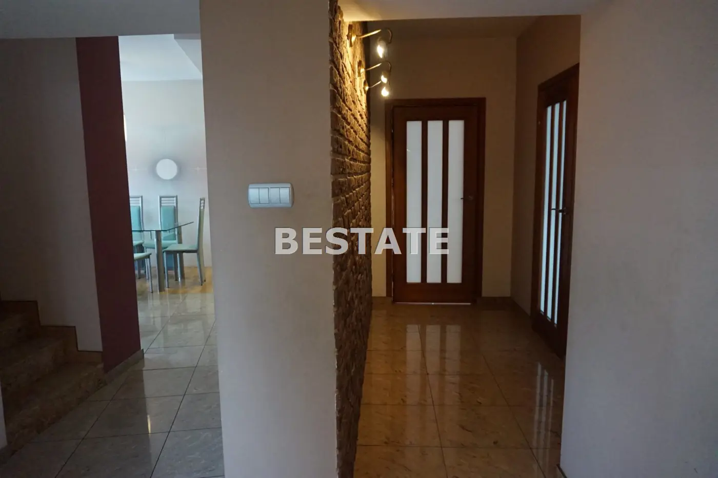 Budynek mieszkalny i produkcyjny, 640 m.kw