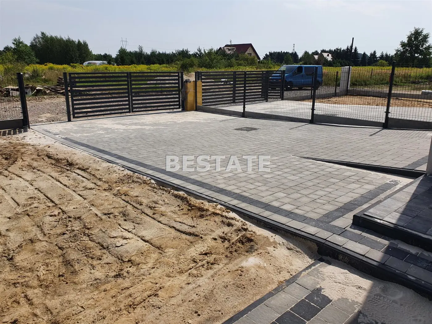 Dom w zabudowie bliźniaczej, st. deweloperski